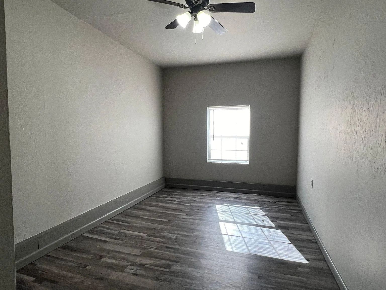 5 bed, 1376 sqft, $1,550 — Photo 4