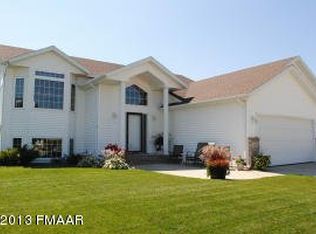 2088 33rd St S, Moorhead, MN 56560