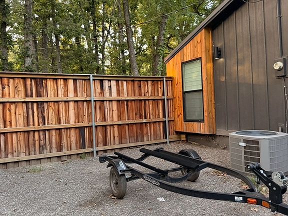 5th image of 6528 Crestview Dr