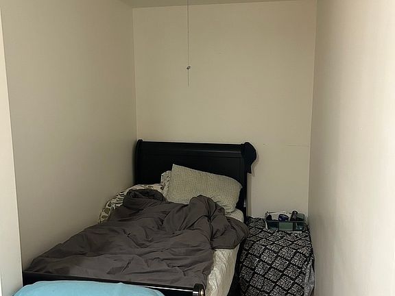 4th image of 6422 N Hamilton Ave APT 1B