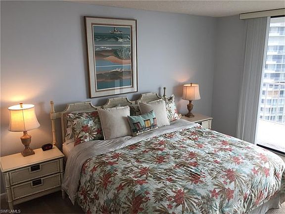 4th image of 440 Seaview Ct APT 1511