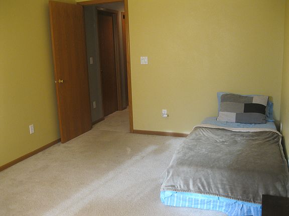 Bedroom (Main Floor)