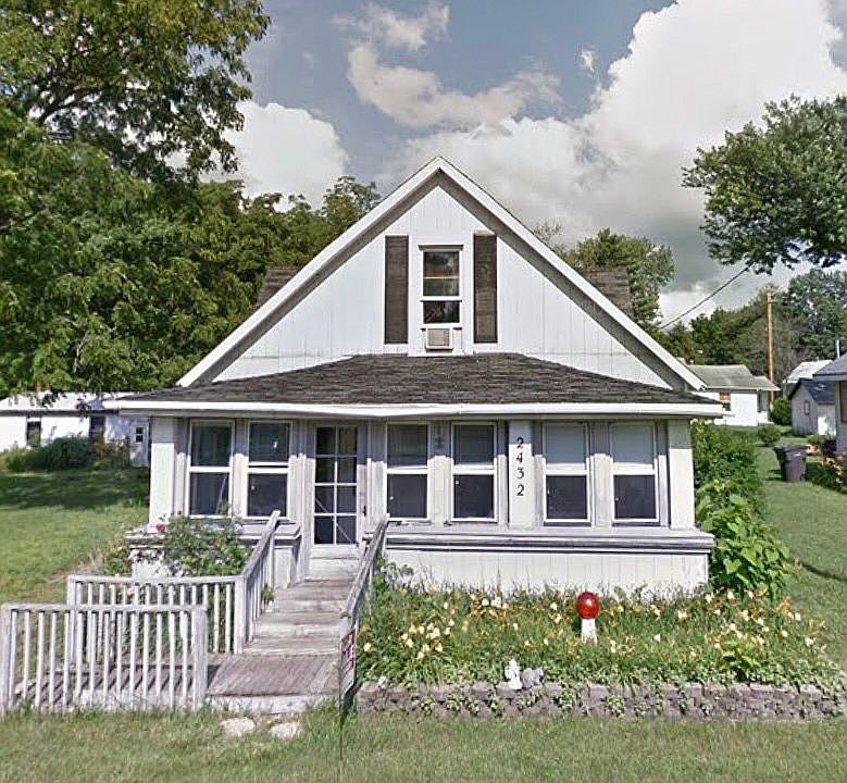 1st image of 2432 Lowell Ave