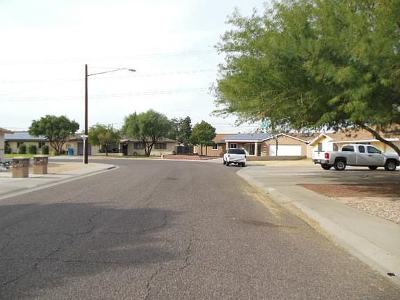 4th image of 2613 W Dahlia Dr