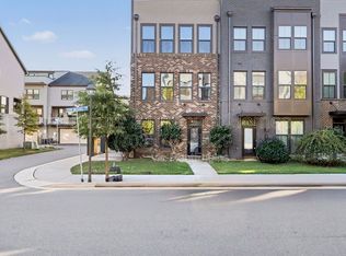 43311 John Michael Ter, Ashburn, VA 20148