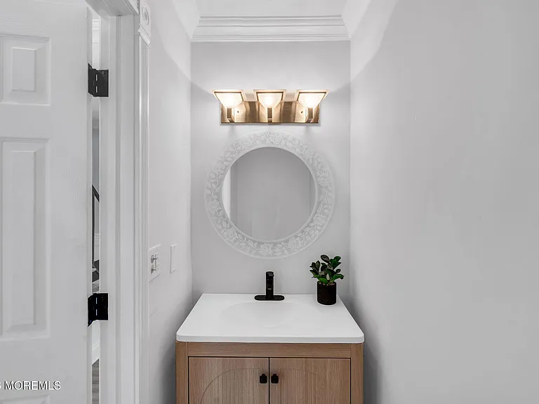 32 Belmont Ave — Photo 15