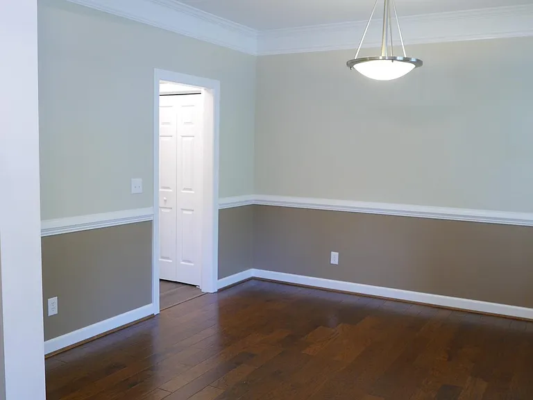 1720 Clay Dr — Photo 4