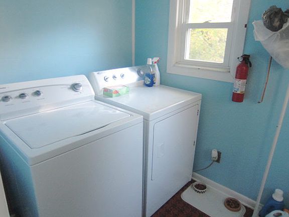 5th image of 1239 Myers Ave