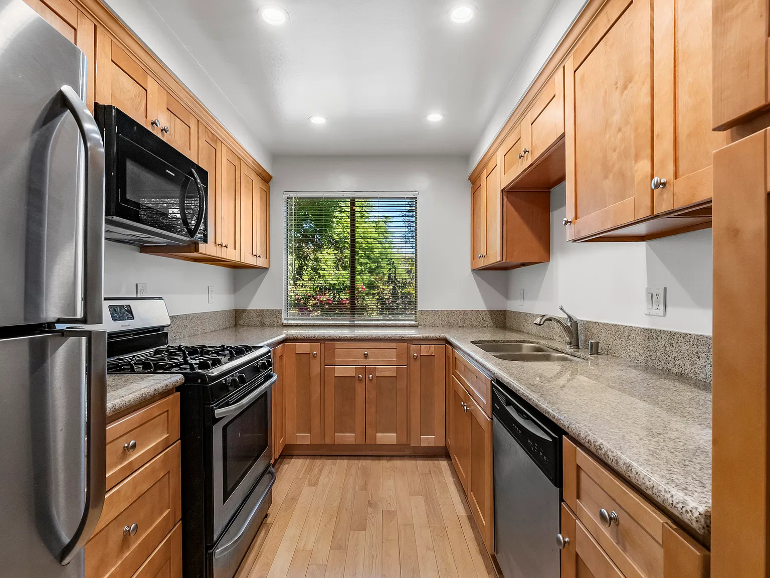 1 bed, 750 sqft, $2,695 — Photo 4