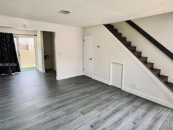 3rd image of 6625 Winfield Blvd #4-D