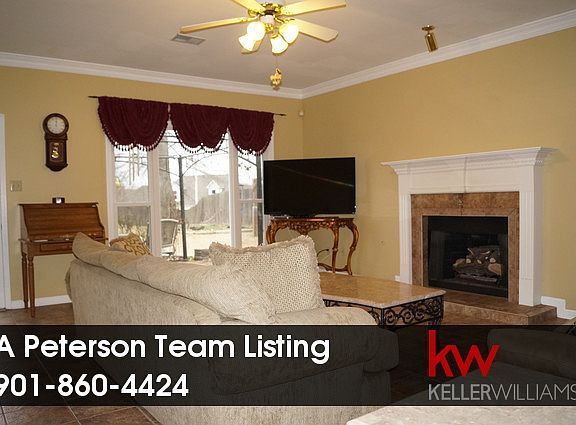3rd image of 576 Alexandria Dr