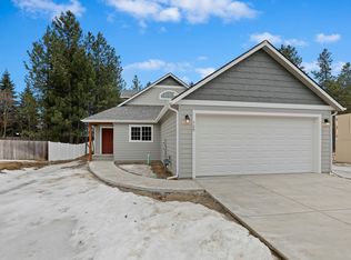 720 E 1st St, Deer Park, WA 99006