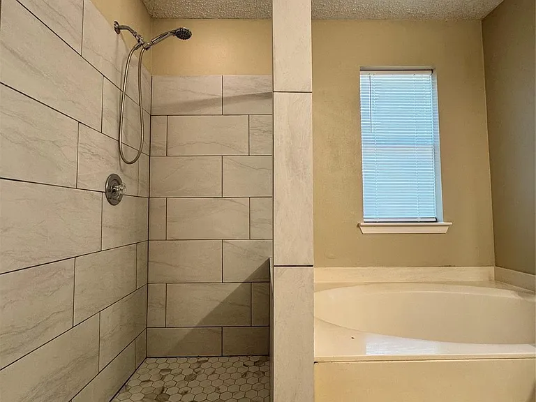 11 Cottage Grove Pl — Photo 20