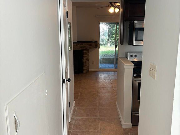 4th image of 7215 Spanish Trl APT 4