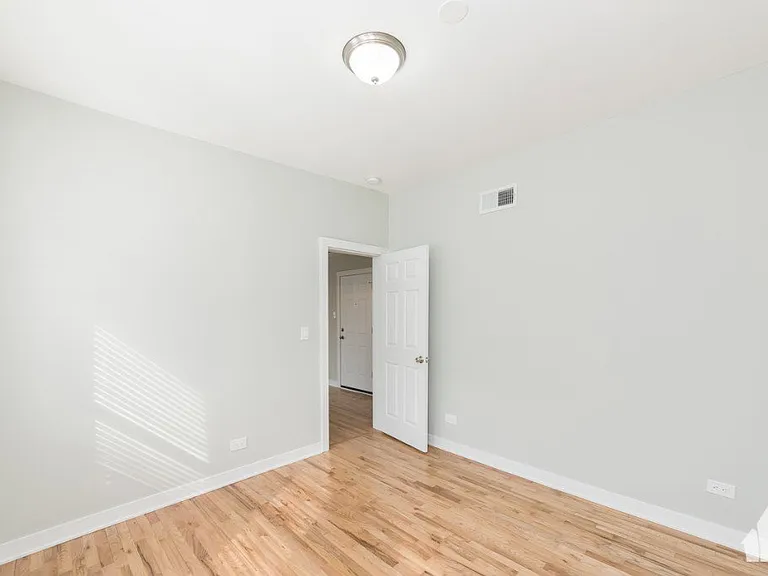2457 W Logan Blvd #24553 — Photo 9