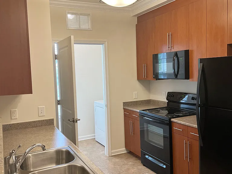 Belmont at Tryon Apartments — Photo 107