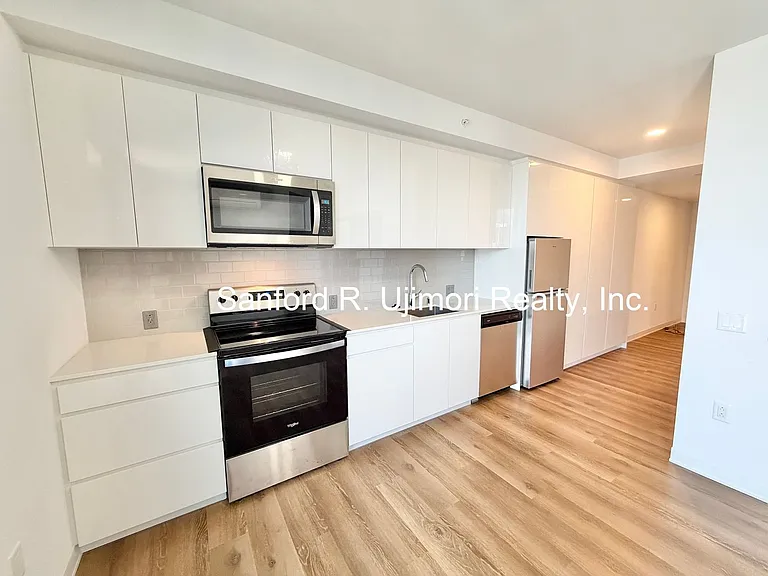 987 Queen St #2811 — Photo 2