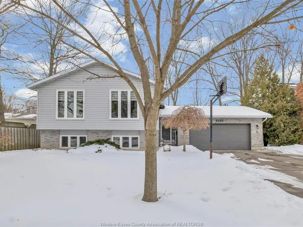 3695 Woodward Blvd, Windsor, ON N8W 5G7