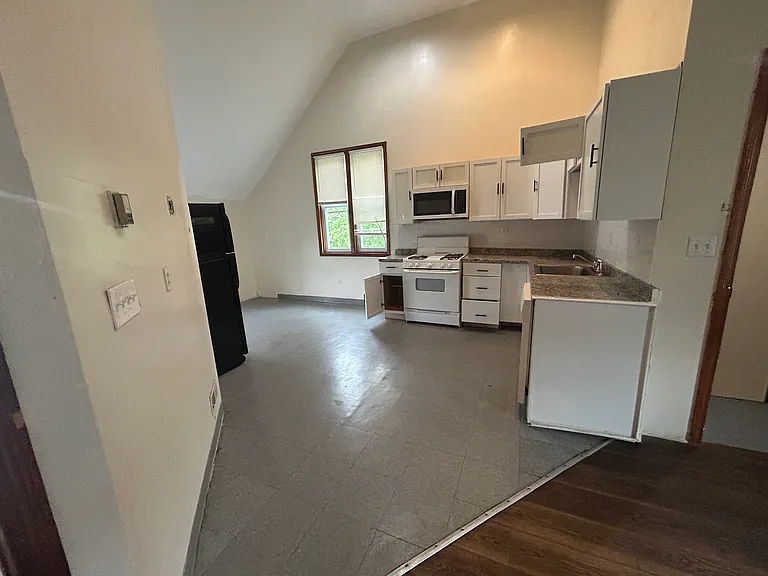 54 Clyde St #3 — Photo 6