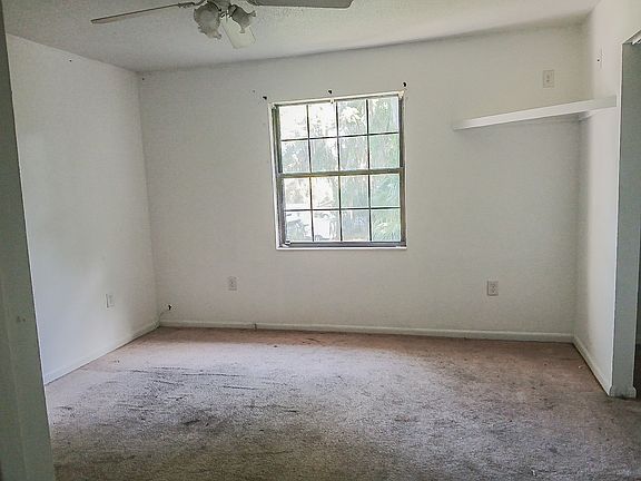 2nd image of 996 SE Putnam St #104