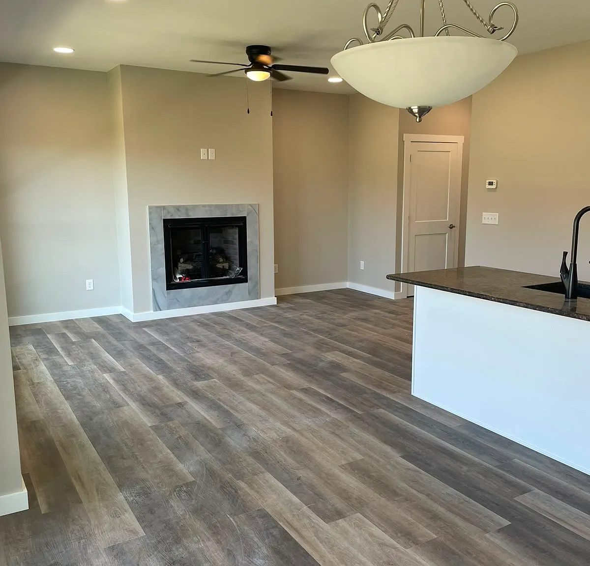 3 bed, 2.5 bath, 1710 sqft, $2,400 — Photo 3