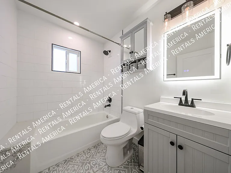 1909 E Indianola Ave — Photo 38
