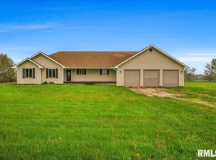 9121 N Radnor Rd, Peoria, IL 61615