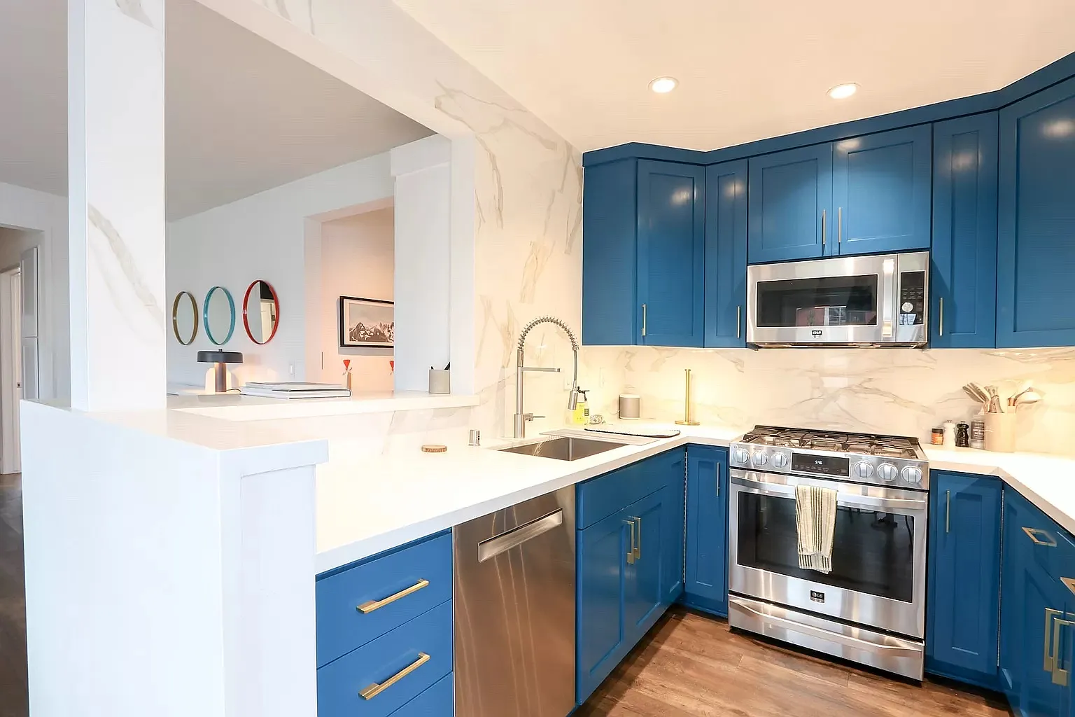 2 bed, 1000 sqft, $5,500 — Photo 3