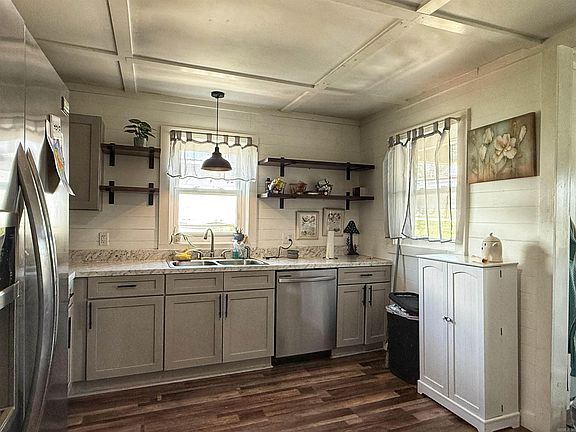 4th image of 814 Heber Springs Rd