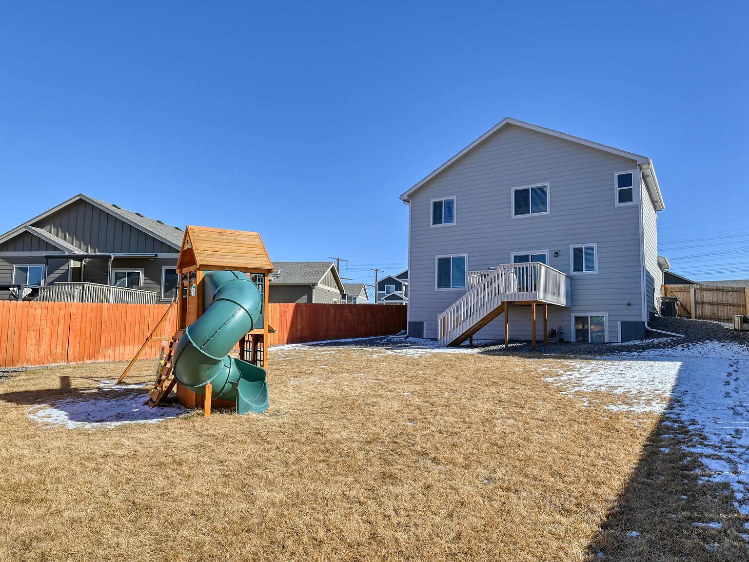 6592 Tillamook Dr — Photo 4