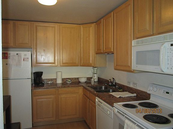 3rd image of 2020 N Lincoln Park W APT 12E
