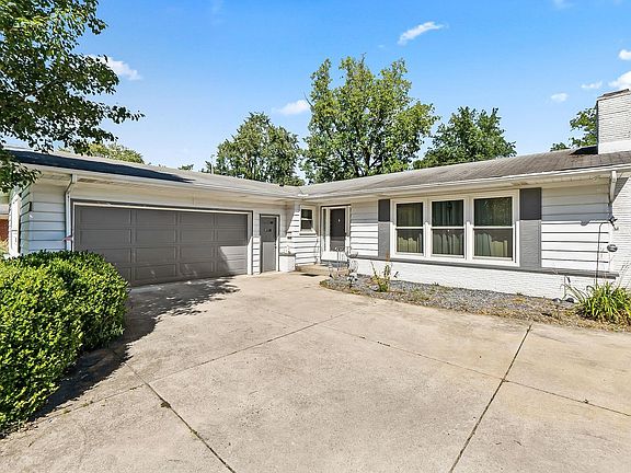 3rd image of 3406 Thames Dr