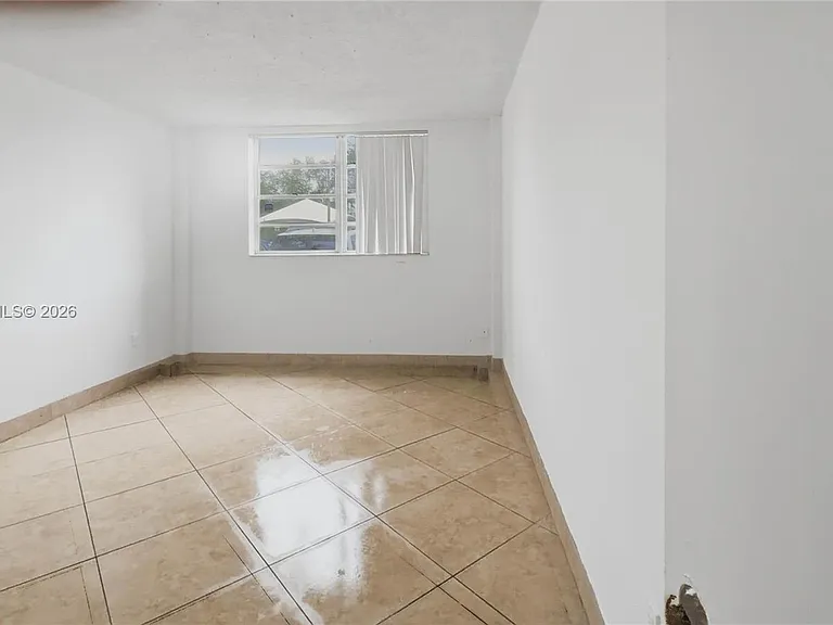 16450 Miami Dr #103 — Photo 15