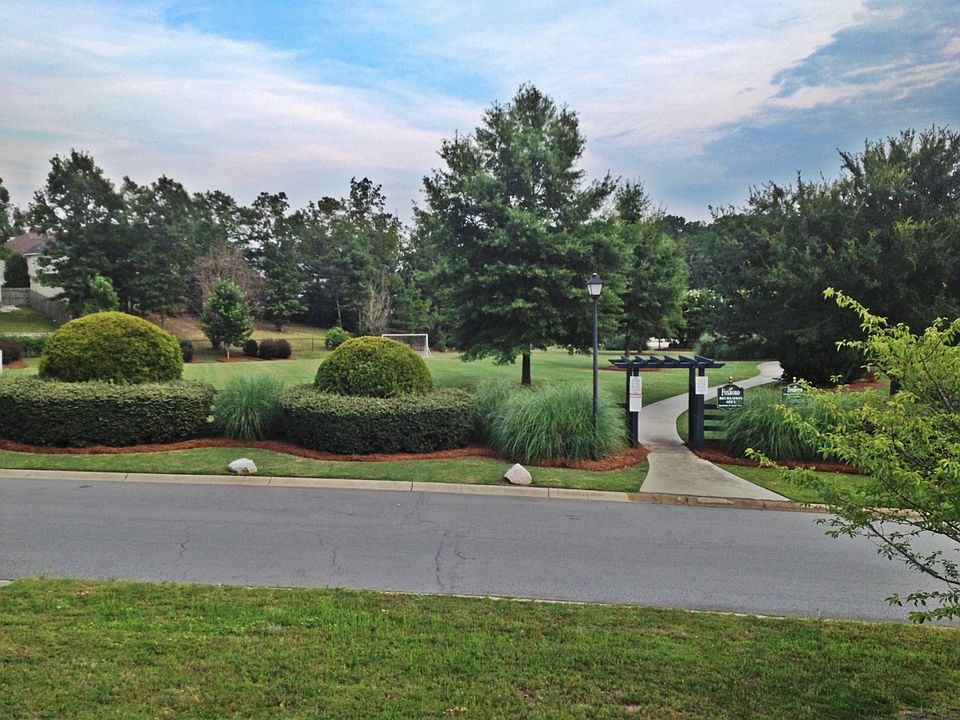 2nd image of 205 Gallatin Cir