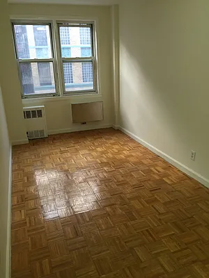 Rented by Chase Global Realty Corp | media 18