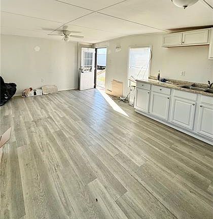 4th image of 469 Elm St Lot 7