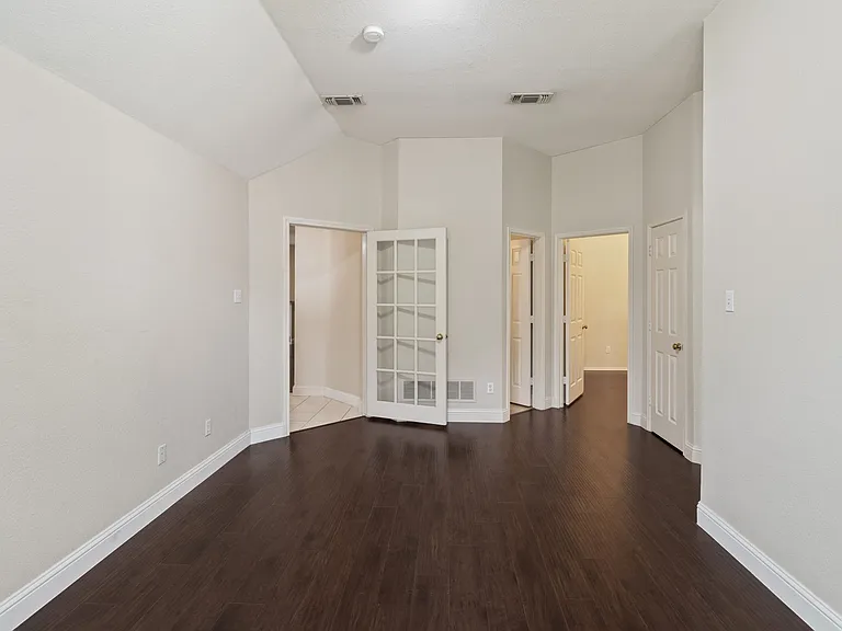 8804 Falcon View Dr — Photo 4