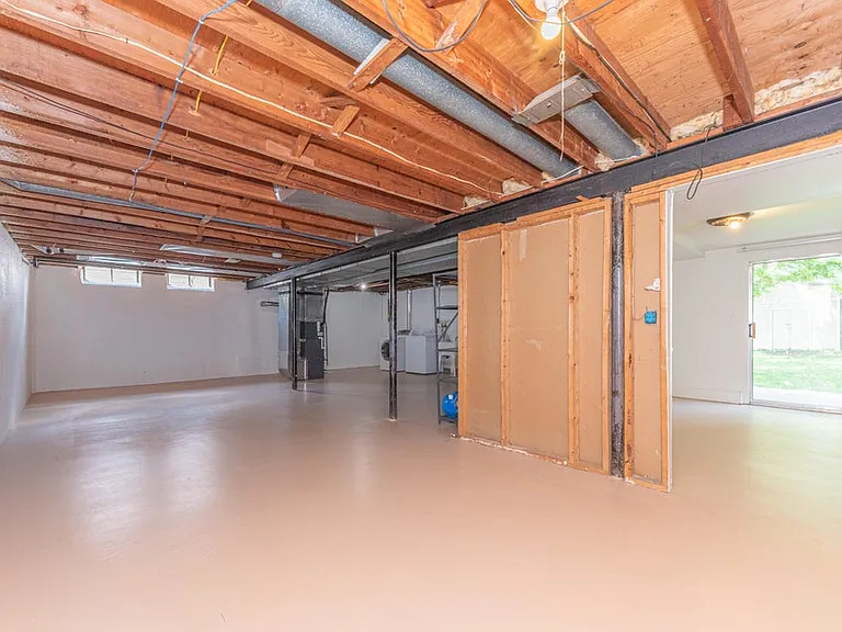 603 Manor Dr — Photo 10