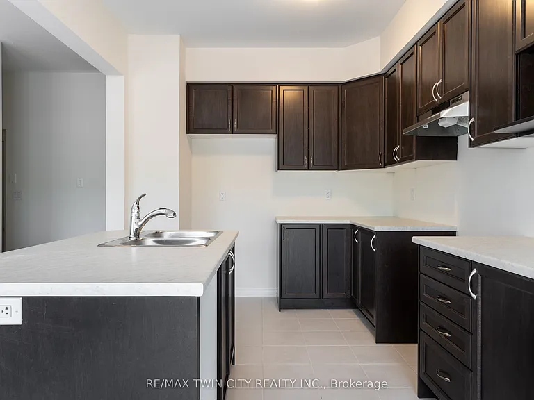 33 Dennis Ave — Photo 10
