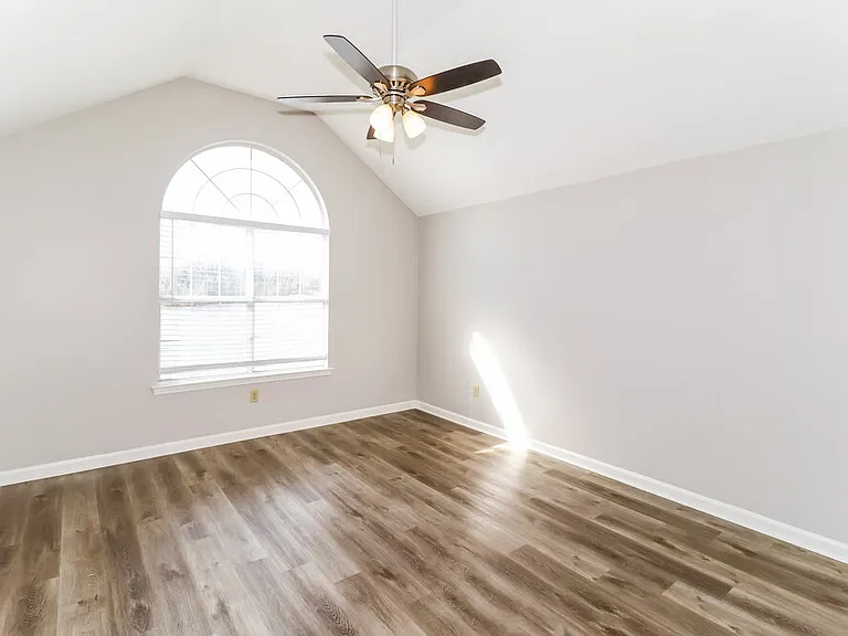 6175 Lake Front Dr — Photo 11