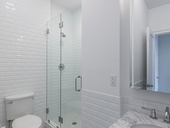 5th image of 526 W 111th St APT 5A