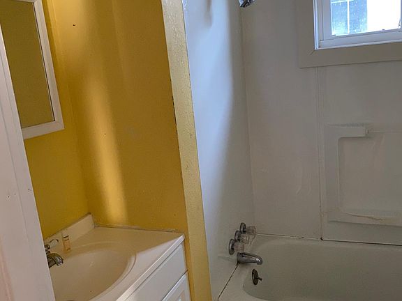 5th image of 1610 Cecil Ave