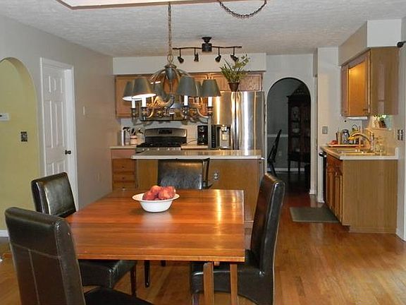 4th image of 137 Winterbrook Dr
