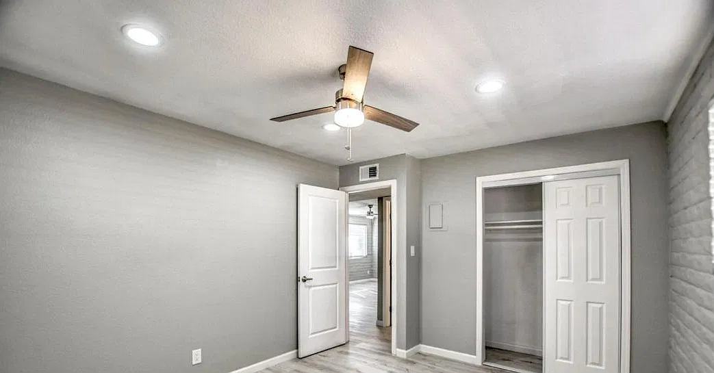 2 bed, 884 sqft, $1,500 — Photo 2