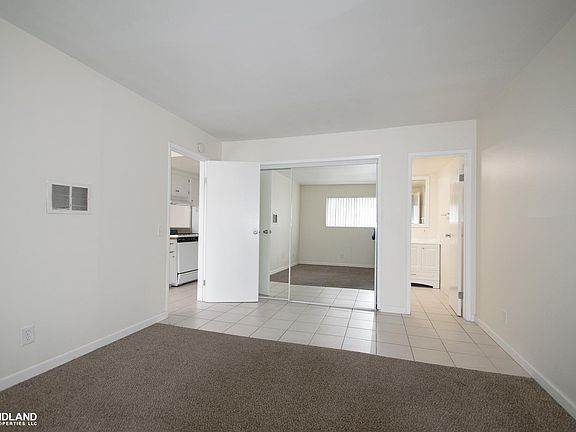 One bedroom, one bath. Bedroom, closet, bathroom