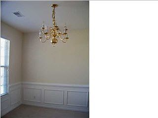 3rd image of 208 Ashford Cir