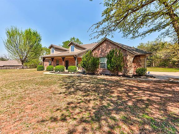 2nd image of 809 Breezy Hill Rd