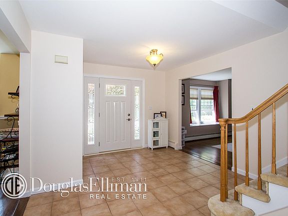 2nd image of 10 Woods Dr