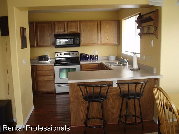 2nd image of 763 Forestglen Dr #8G