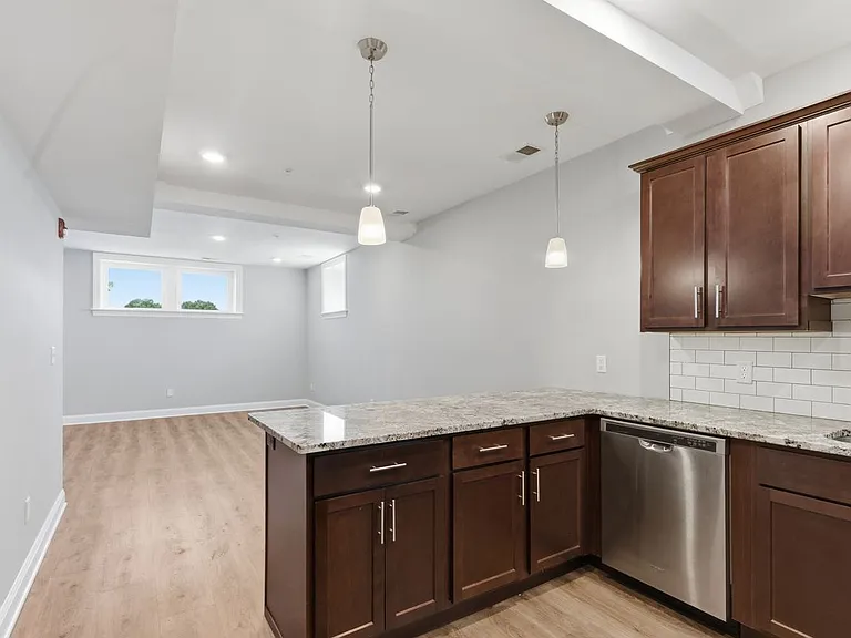 18 N Union Ave #5 — Photo 6